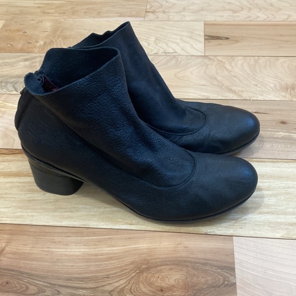 Elegant Black Women's Ankle Boots - Picture 4 of 15